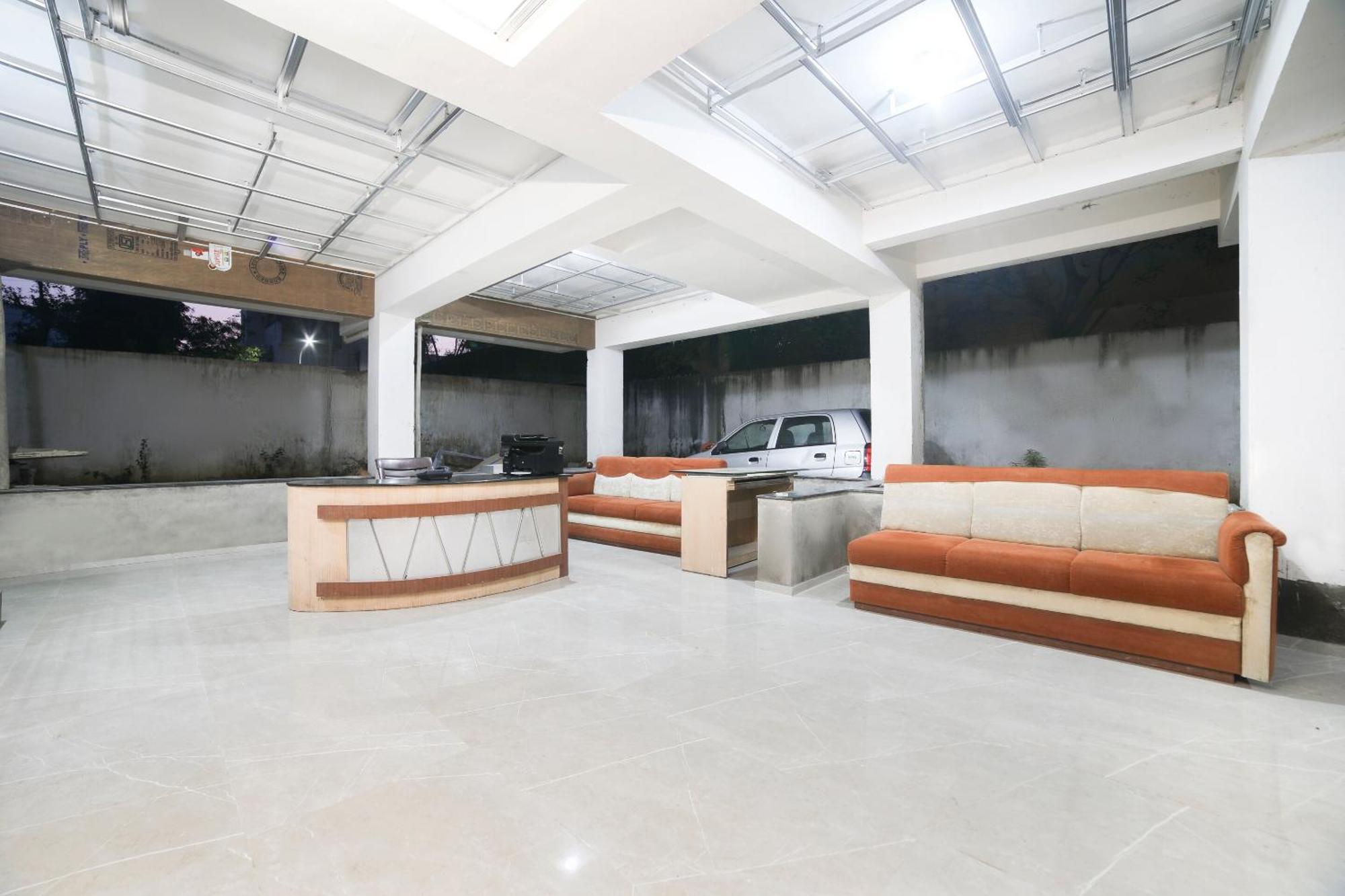 נאגפור Hotel O Club Metro מראה חיצוני תמונה